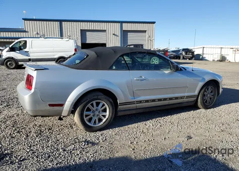 2008 Ford Mustang z USA, uszkodzony, nr VIN 1ZVHT84N685144372